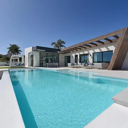 Villa Salobre Terraza Uno Luxury Retreat In Gran Canaria Private Outdoor Pool Bbq Facilities Shaded Outdoor Dining Area Salobre Golf Resort Villa *